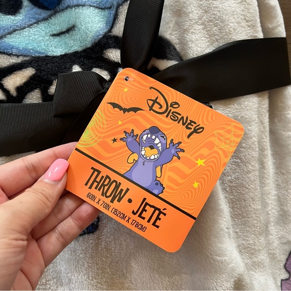 NWT! Disney Halloween Stitch Blanket Throw - Picture 3 of 3